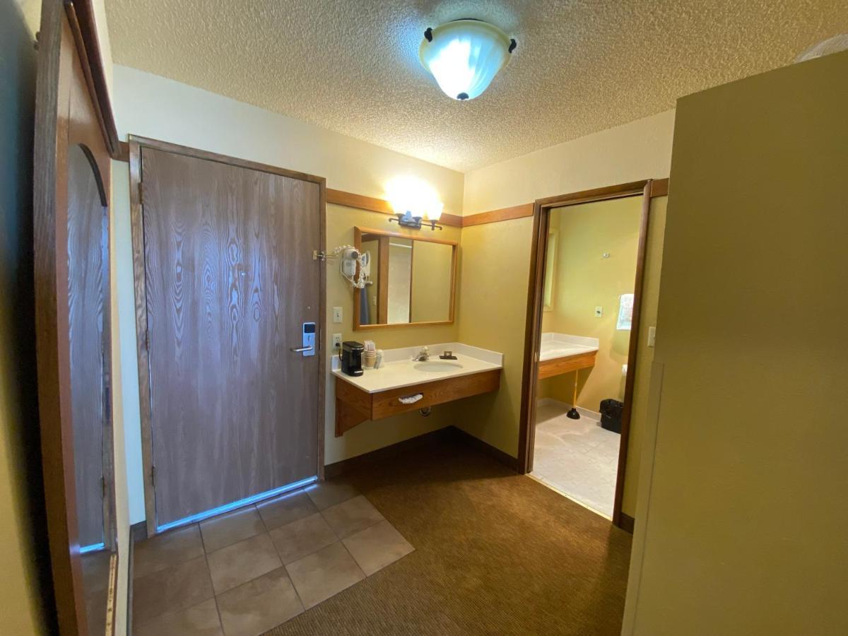 Hotel Beachcombers 3*