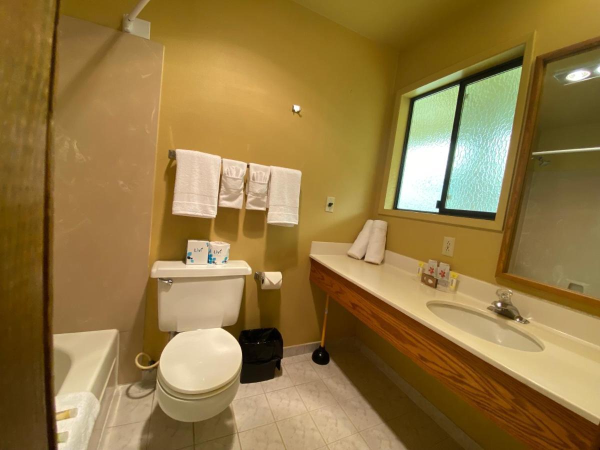 Hotel Beachcombers 3*