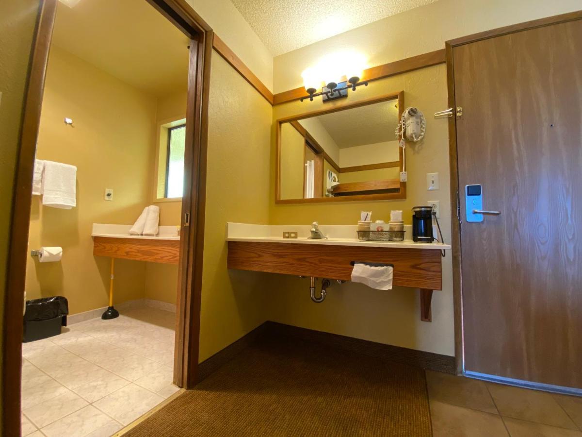 Hotel Beachcombers